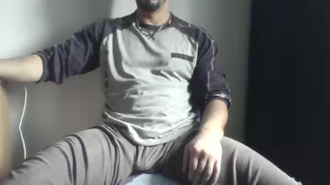 Snapshot of studdotcom chatting on December 22, 10:28 am Ero online show from December 22, 10:28 am