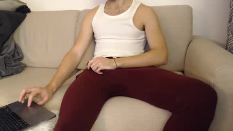 Stud From Paris online show from January 2, 3:19 pm