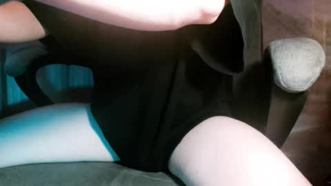 Snapshot of subfembo chatting on October 13, 11:33 pm Sub Femboy online show from October 13, 11:33 pm