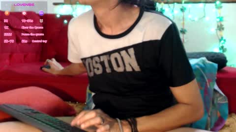 suggabrown_ online show from March 24, 4:45 pm