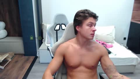 Snapshot of sunny1girl chatting on October 10, 9:25 am Alice and Sergey online show from October 10, 9:25 am