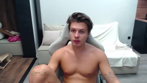 Snapshot of sunny1girl chatting on October 14, 4:47 pm Alice and Sergey online show from October 14, 4:47 pm