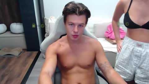 Snapshot of sunny1girl chatting on October 6, 6:29 am Alice and Sergey online show from October 6, 6:29 am