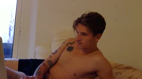 Snapshot of superhardxxxx chatting on September 22, 5:45 pm Ctrl My Body online show from September 22, 5:45 pm