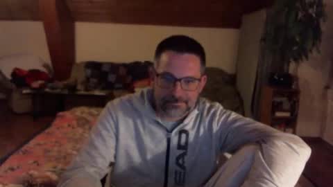 supersquirrel81 online show from March 17, 10:34 pm