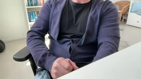 surfstar81 online show from April 8, 10:25 am