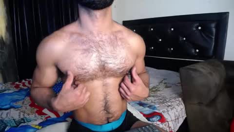 Snapshot of sweatyhairypig1 chatting on January 10, 1:21 am joel bliss online show from January 10, 1:21 am