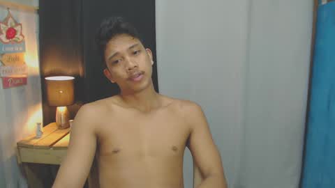 Snapshot of sweet_guyxx chatting on December 3, 4:57 am sweet_guyxx online show from December 3, 4:57 am