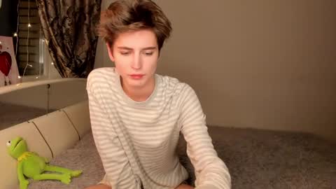 Snapshot of sweet_peach__ chatting on March 3, 7:12 pm kira online show from March 3, 7:12 pm