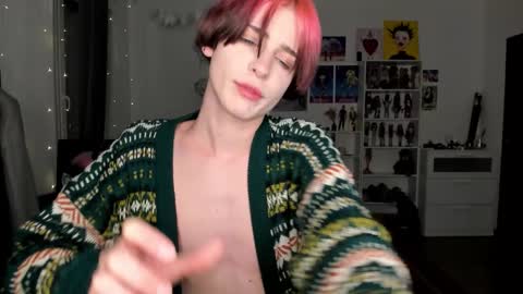 kira online show from December 14, 7:54 pm