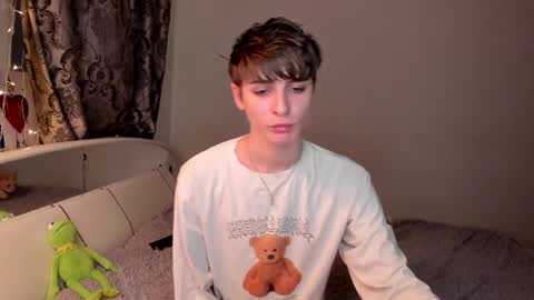 Snapshot of sweet_peach__ chatting on February 28, 7:46 pm kira online show from February 28, 7:46 pm
