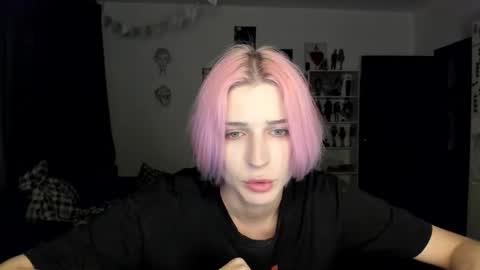 Snapshot of sweet_peach__ chatting on October 18, 9:42 pm kira online show from October 18, 9:42 pm