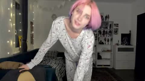 Snapshot of sweet_peach__ chatting on October 15, 5:42 pm kira online show from October 15, 5:42 pm