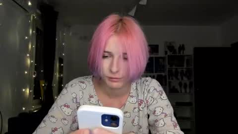 Snapshot of sweet_peach__ chatting on October 12, 9:20 pm kira online show from October 12, 9:20 pm