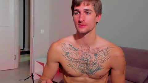Snapshot of sweet_smith8 chatting on December 15, 10:07 am sweet_smith8 online show from December 15, 10:07 am