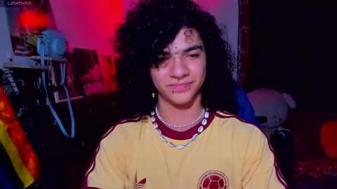 Steven independent model online show from February 11, 4:01 am