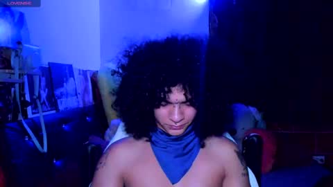 Steven independent model online show from February 9, 8:33 am