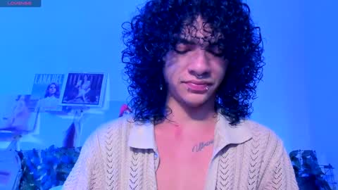 Steven independent model online show from December 2, 1:00 pm