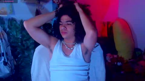 Steven independent model online show from March 3, 3:39 am