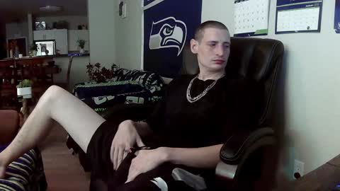 Snapshot of swelteringk chatting on December 22, 1:45 am Kile online show from December 22, 1:45 am