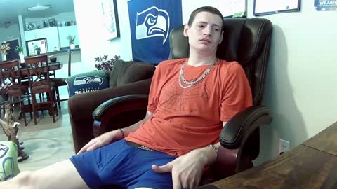 Snapshot of swelteringk chatting on February 6, 12:43 am Kile online show from February 6, 12:43 am