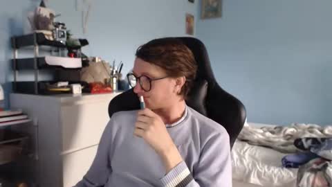 Cat online show from April 17, 7:55 am