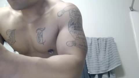 swollenhelmenthead online show from December 28, 9:19 pm