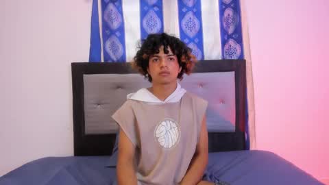 swwet_boy online show from December 15, 8:58 pm