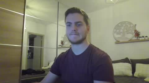 Snapshot of syl092 chatting on December 6, 4:17 pm syl092 online show from December 6, 4:17 pm