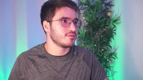 t0ny_wylie online show from April 9, 2:23 pm