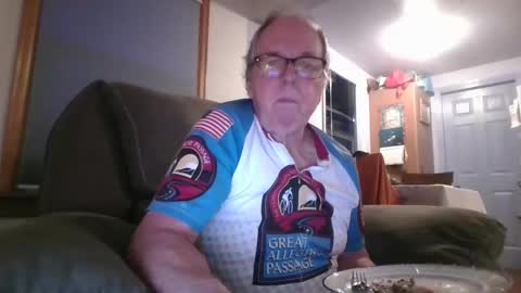 Snapshot of tacrunner66_ chatting on December 22, 2:17 am tacrunner66_ online show from December 22, 2:17 am