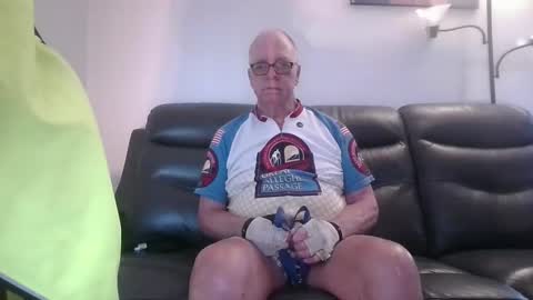 tacrunner66_ online show from May 28, 1:53 pm