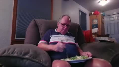 Snapshot of tacrunner66_ chatting on December 15, 3:34 am tacrunner66_ online show from December 15, 3:34 am