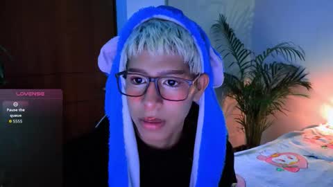 Snapshot of taichi_bluy chatting on October 19, 2:38 am taichi online show from October 19, 2:38 am