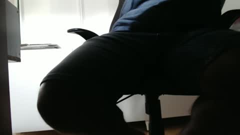 Snapshot of tap_b chatting on October 26, 3:58 pm Patrick online show from October 26, 3:58 pm