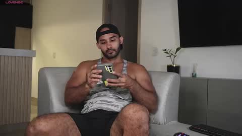 Snapshot of tarek_dan chatting on October 22, 9:07 pm Tarek online show from October 22, 9:07 pm