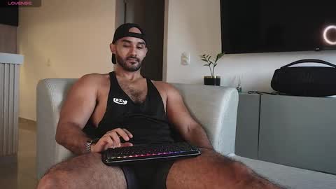 Snapshot of tarek_dan chatting on October 17, 8:24 pm Tarek online show from October 17, 8:24 pm