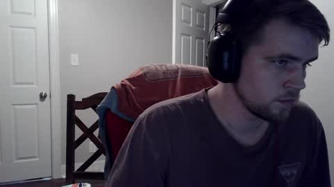 Snapshot of tarus333 chatting on December 23, 7:38 am tarus333 online show from December 23, 7:38 am