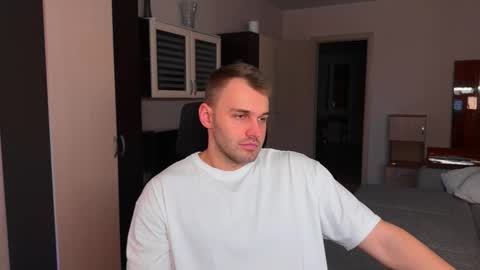 My shows 2100500 UTC3 online show from February 5, 8:49 pm