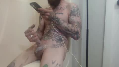 Snapshot of tattoo3333 chatting on February 20, 4:25 pm tattoo3333 online show from February 20, 4:25 pm