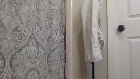 Snapshot of tattoo3333 chatting on February 3, 1:52 am tattoo3333 online show from February 3, 1:52 am