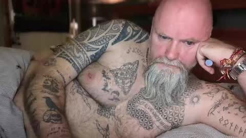 Tattooeddilf 01 online show from January 6, 9:52 pm