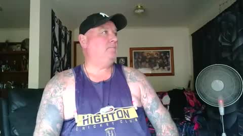 tattzsexy online show from March 7, 5:49 am