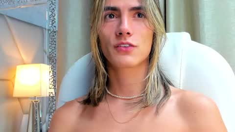 Snapshot of tayler_swift1 chatting on December 31, 8:26 am tayler_swift1 online show from December 31, 8:26 am