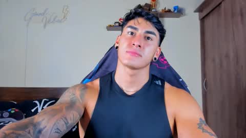 taylor_mclane1 online show from May 7, 4:18 pm