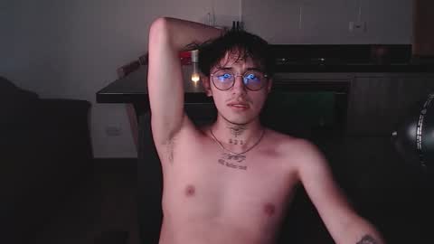 Teo independent model online show from March 26, 3:10 am