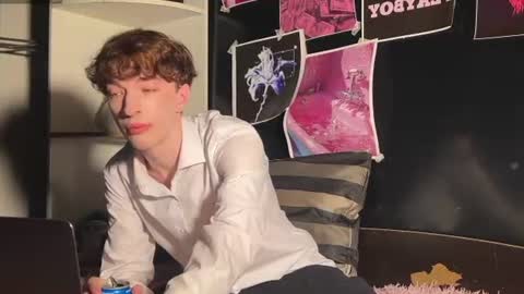 Yan     online show from June 17, 6:09 pm