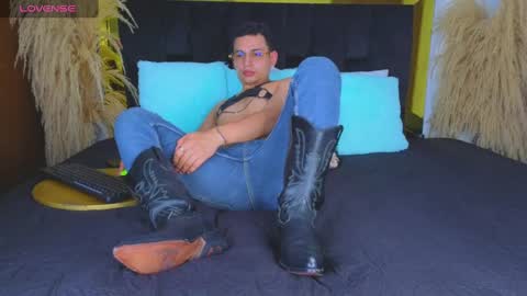 Snapshot of teddy_cowboy chatting on September 9, 12:21 am Follow me on Twitter boys ryder and instagram teddyscoot 12 online show from September 9, 12:21 am