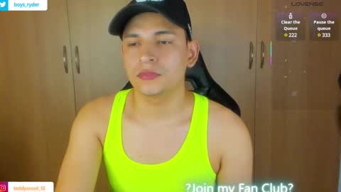 Snapshot of teddy_cowboy chatting on February 4, 10:43 am Follow me on Twitter boys ryder and instagram teddyscoot 12 online show from February 4, 10:43 am