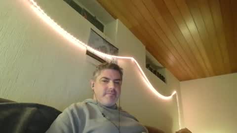 Snapshot of teeforyou chatting on January 26, 4:09 am Peter online show from January 26, 4:09 am